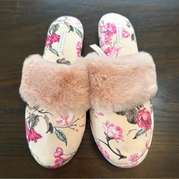 NWT Victoria’s Secret Slippers Floral Flowers Cozy Size Large (9-10) - Picture 3 of 5